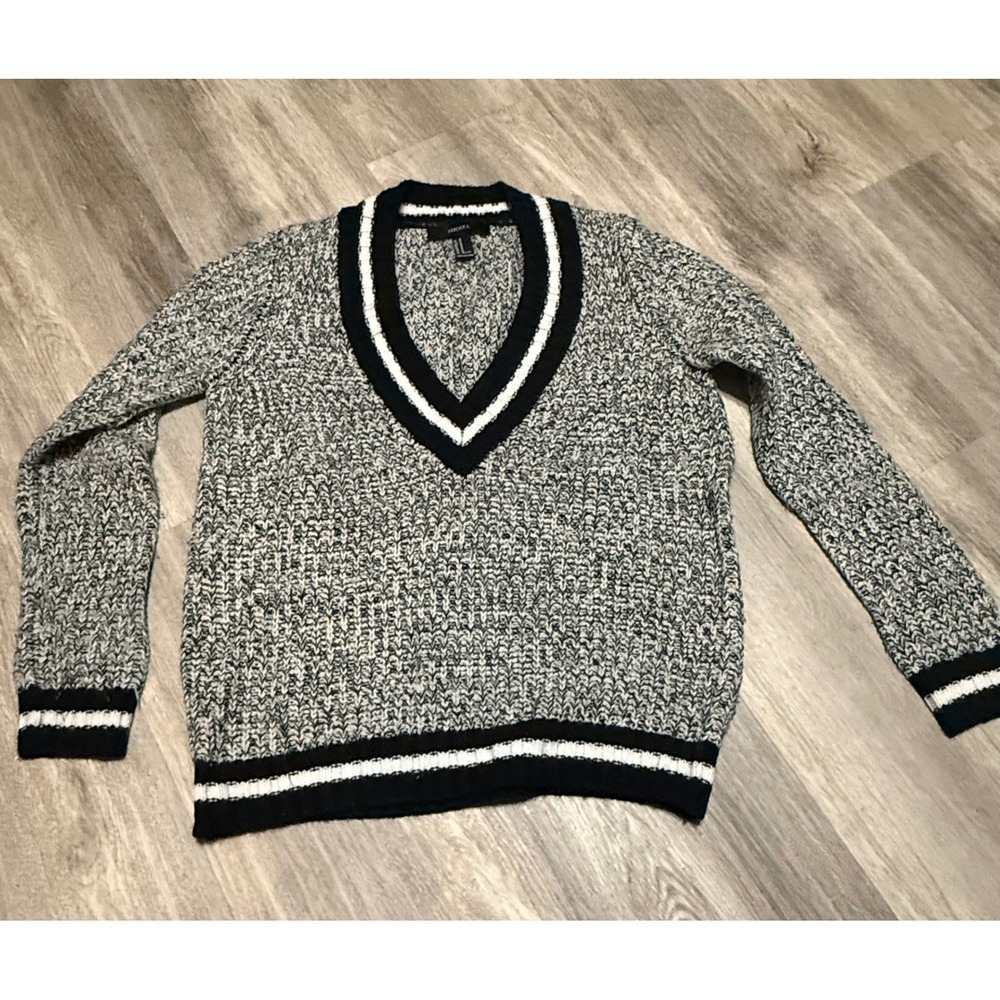 Forever 21 Black White Marled Knit V Neck Sweater Pullover Top Women's Medium‎